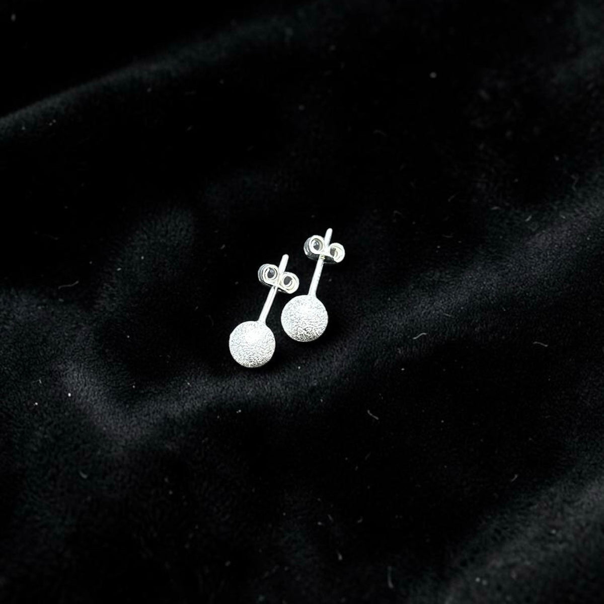 Stud matte earring Silver 925